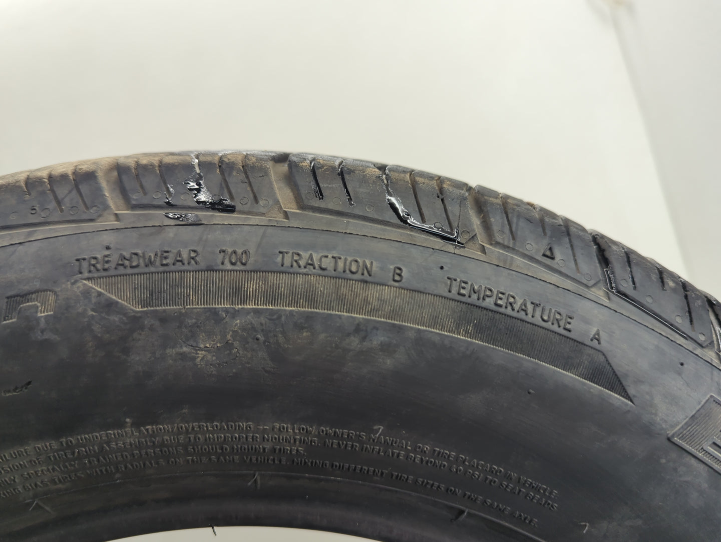 Used Tire 205/65R15 BFGOODRICH ADVANTAGE 94H - Tread Depth 9/32 - Oemusedautoparts1.com
