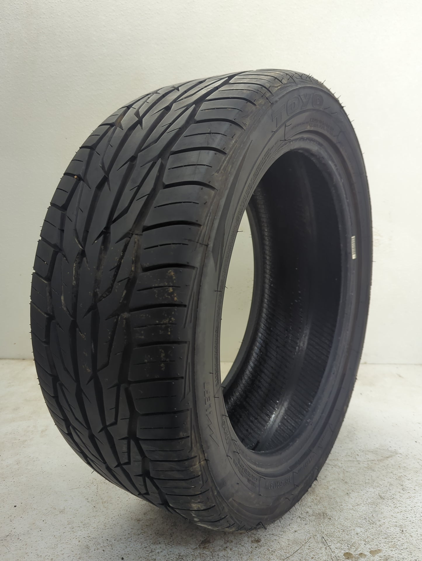 Used Tire 235/45R17 TOYO EXTENSA HP II 97W - Tread Depth 9/32 - Oemusedautoparts1.com