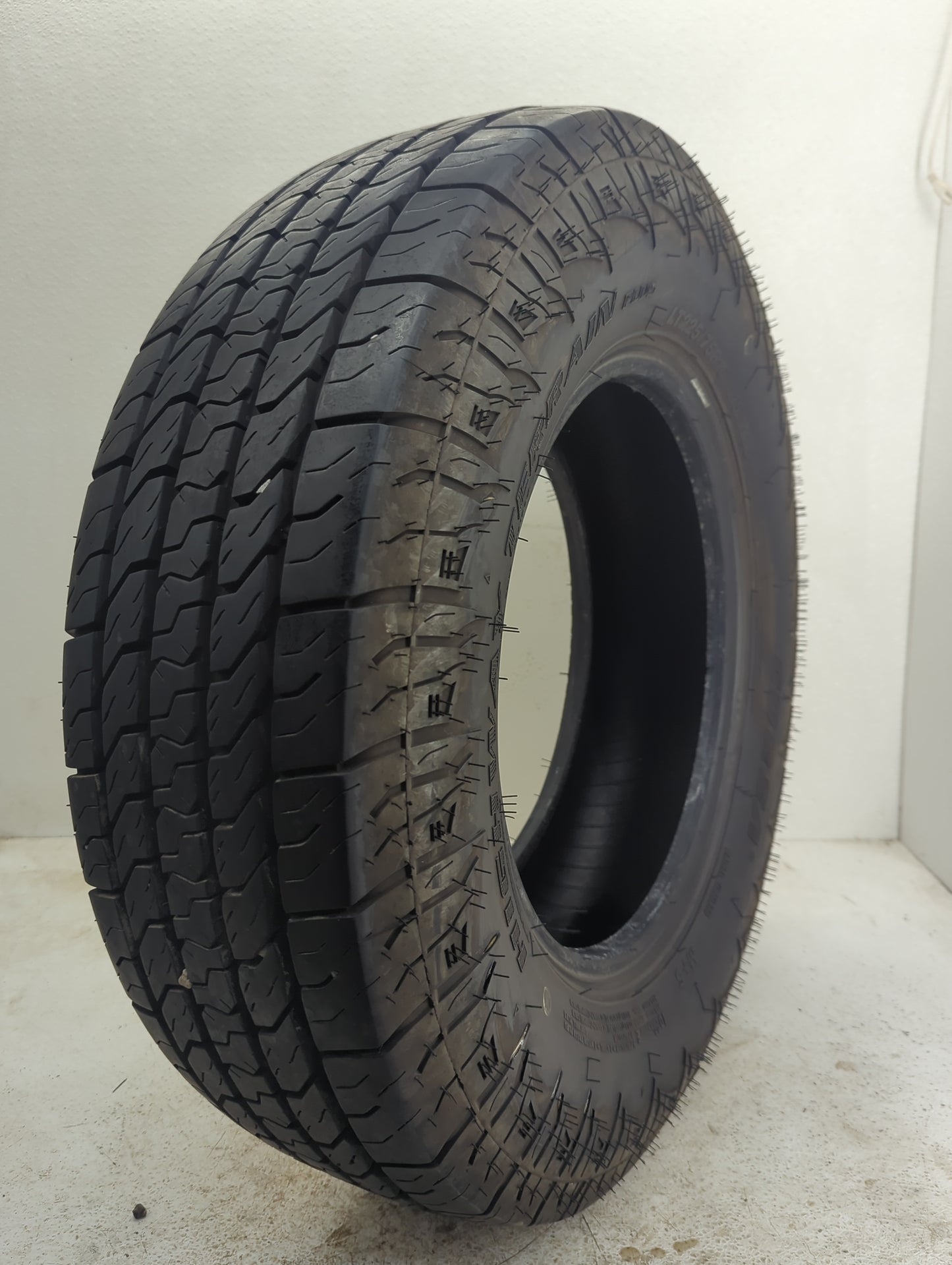Used Tire LT225/75R16 CORSA HIGHWAY TERRAIN 115/112S - Tread Depth 11.5/32 - Oemusedautoparts1.com