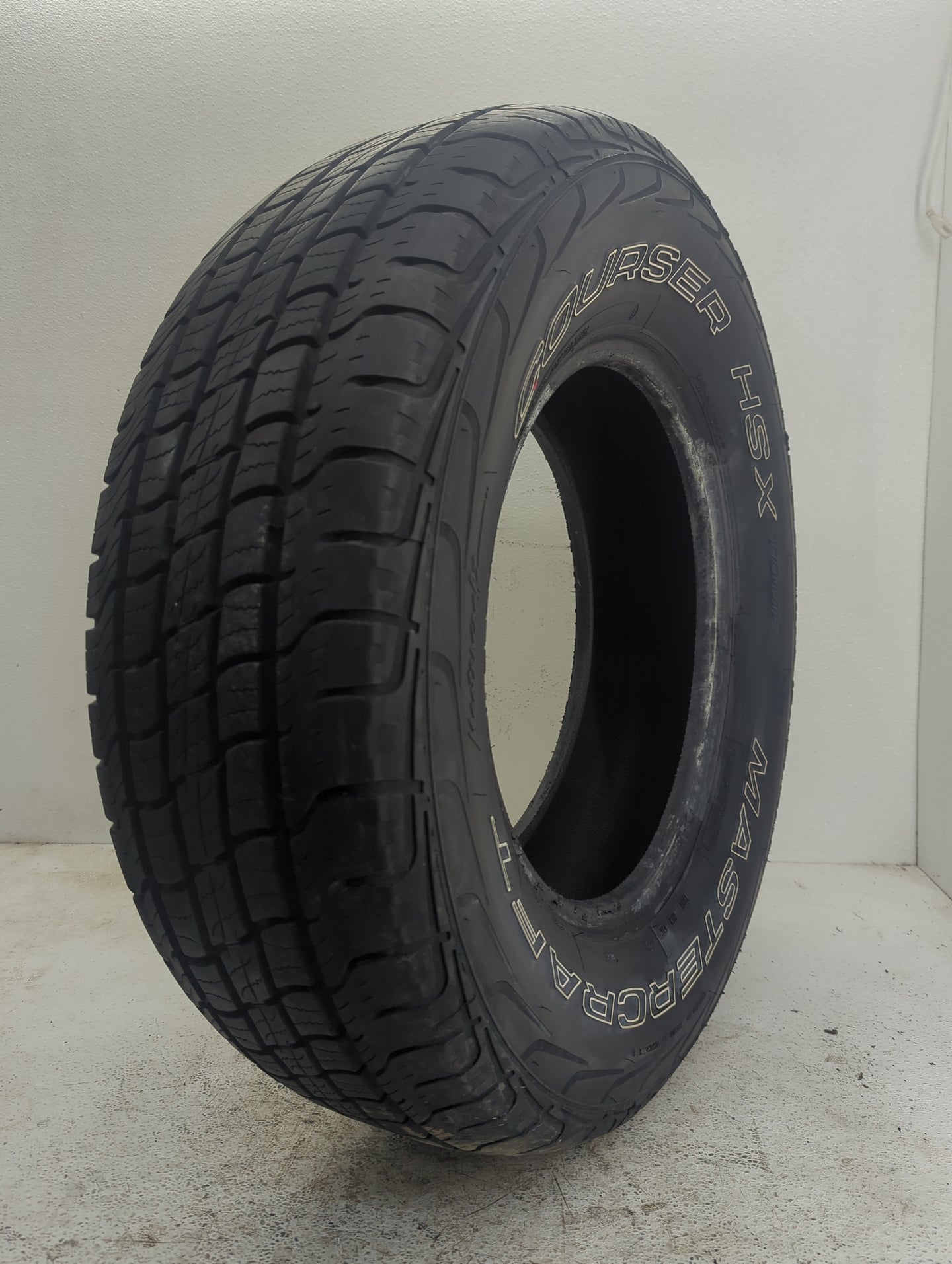 Used Tire 235/75R16 MASTERCRAFT COURSER HSX 108T - Tread Depth 9/32 - Oemusedautoparts1.com