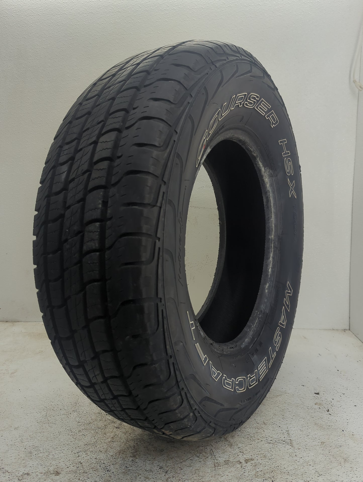 Used Tire 235/75R16 MASTERCRAFT COURSER HSX 108T - Tread Depth 9/32 - Oemusedautoparts1.com