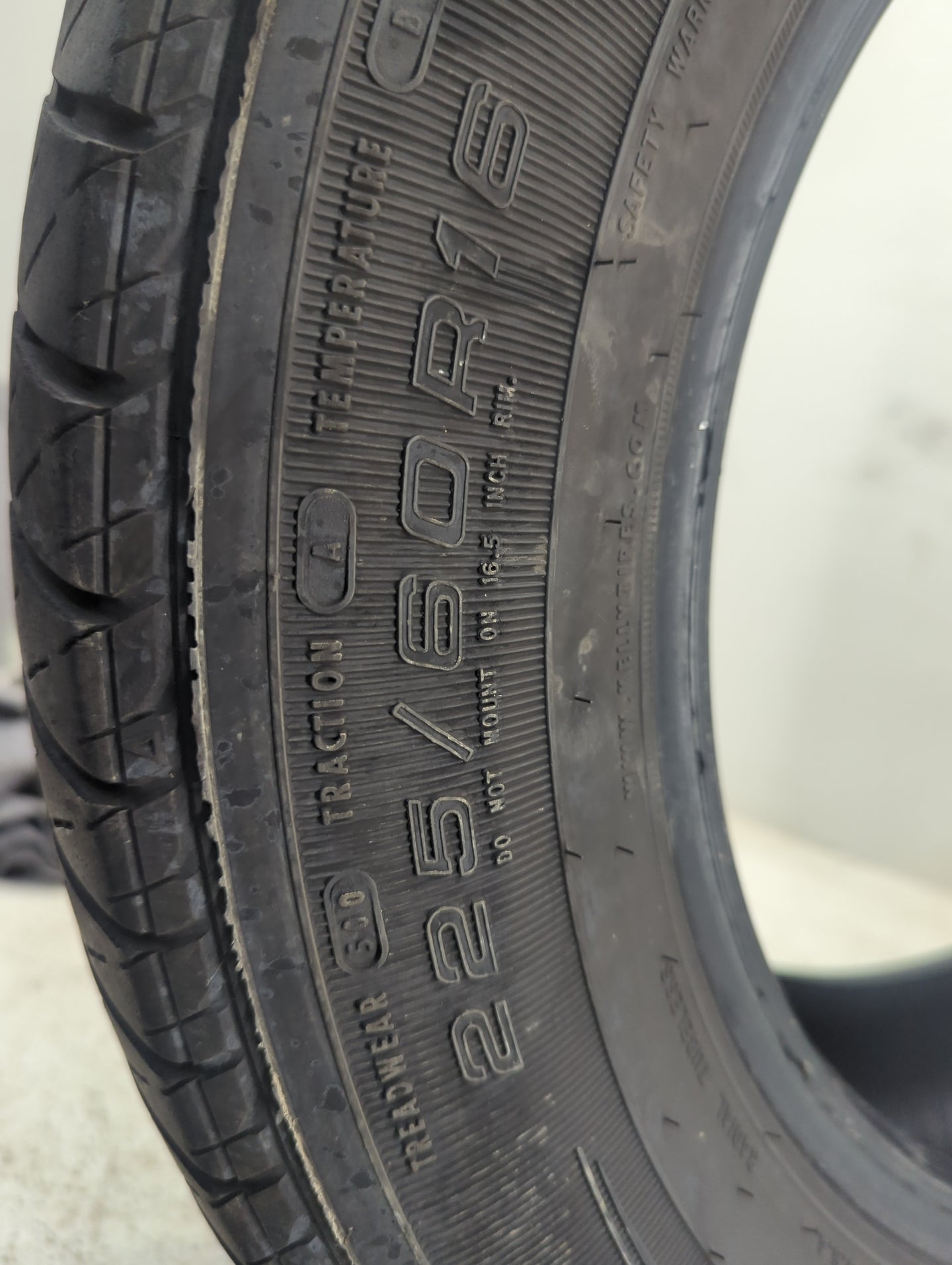 Used Tire 225/60R18 KELLEY EDGE A/S 98H - Tread Depth 6/32 - Oemusedautoparts1.com