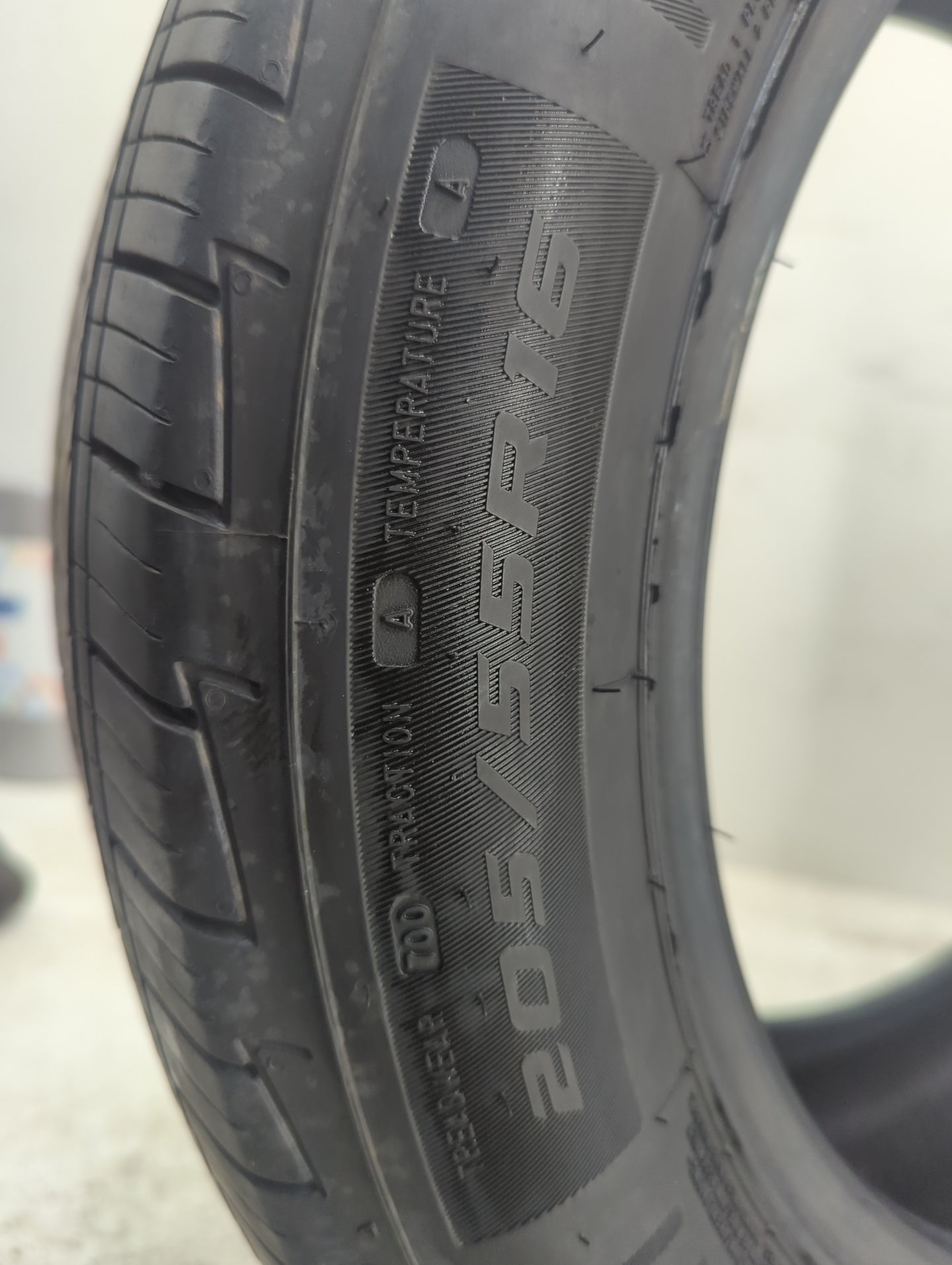 Used Tire 205/55R16 MASTERCRAFT COURSRE QUEST 91V - Tread Depth 8/32 - Oemusedautoparts1.com