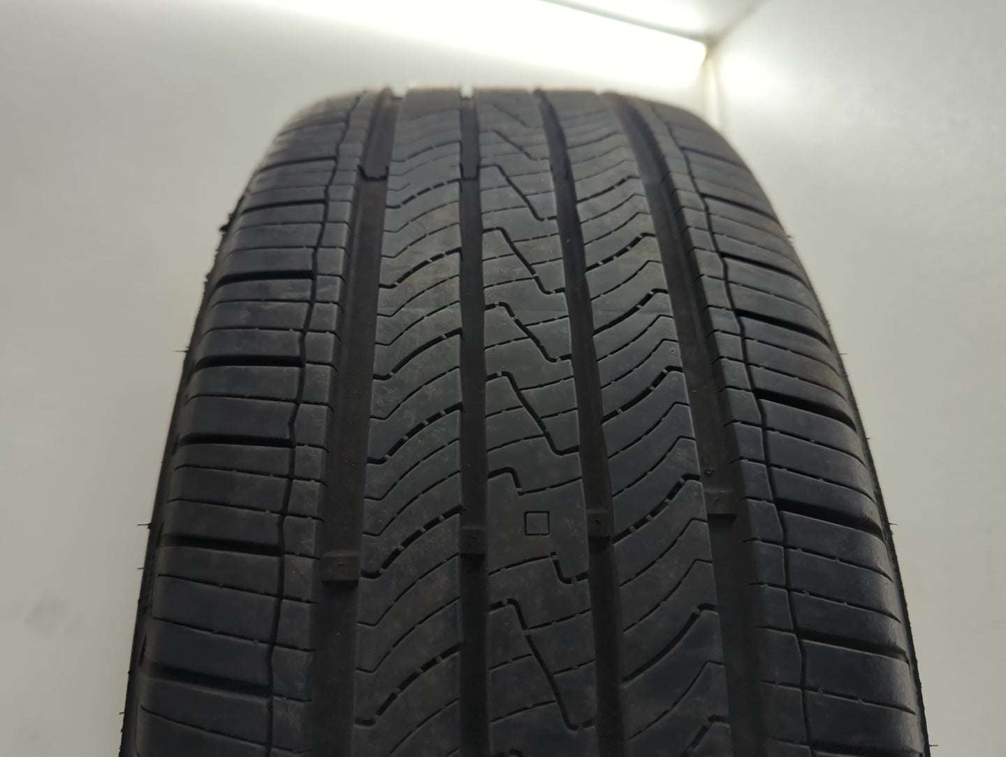 Used Tire 225/60RR17 COOPER ENDEAVOR PLUS 99H - Tread Depth 9.5/32 - Oemusedautoparts1.com