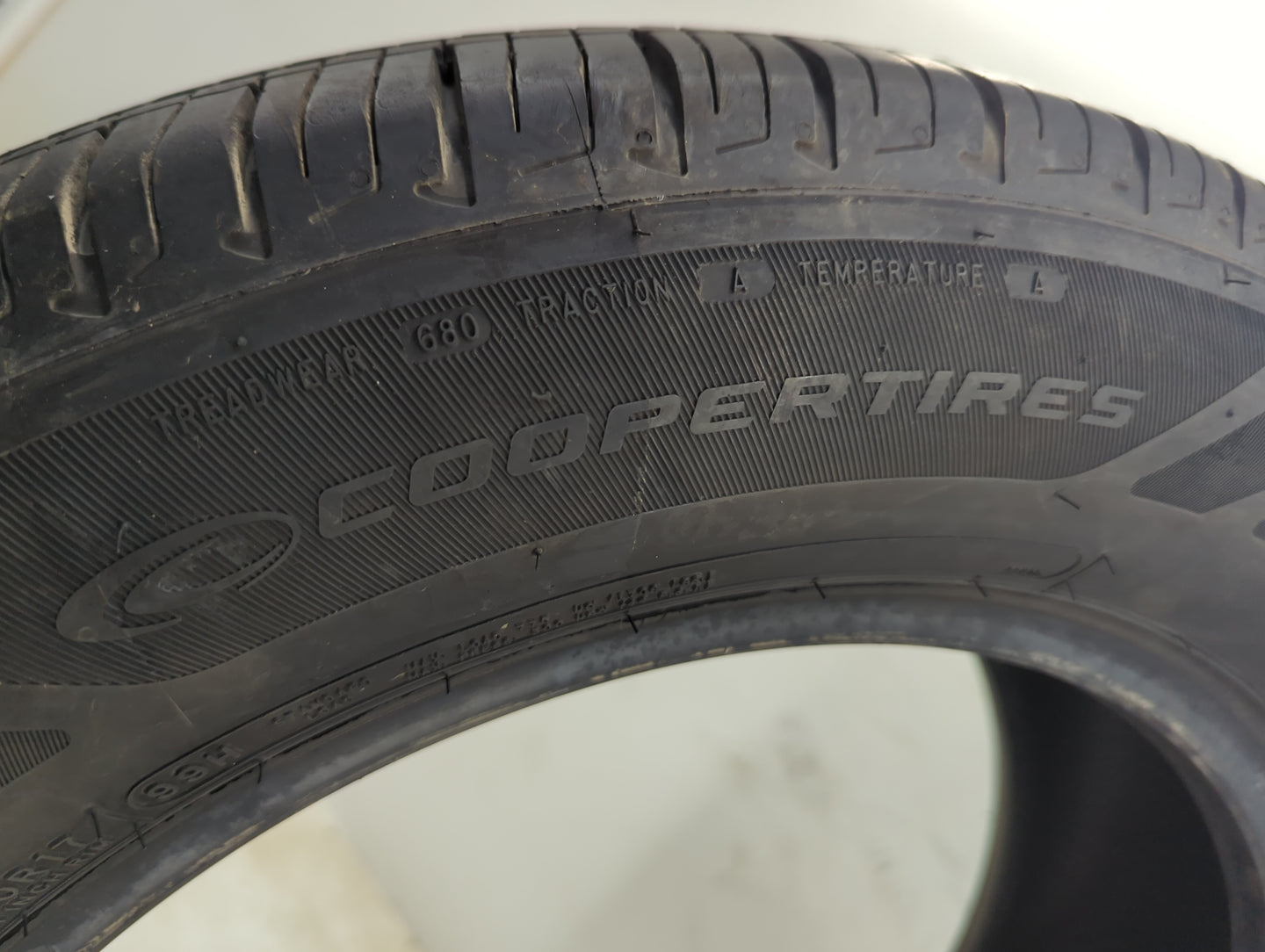 Used Tire 225/60R17 COOPER ENDEAVOR 99H - Tread Depth 9.5/32 - Oemusedautoparts1.com