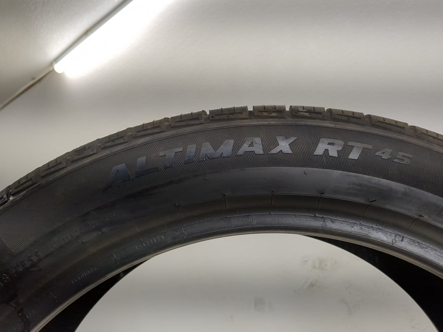 Used Tire 235/45R19 GENERAL ALTIMAX RT45 95H - Tread Depth 8.5/32 - Oemusedautoparts1.com