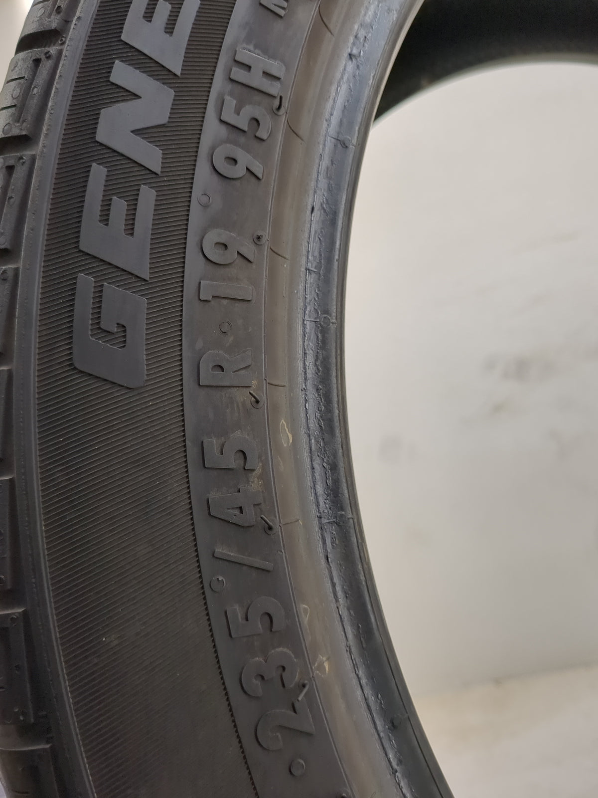 Used Tire 235/45R19 GENERAL ALTIMAX RT45 95H - Tread Depth 8.5/32 - Oemusedautoparts1.com