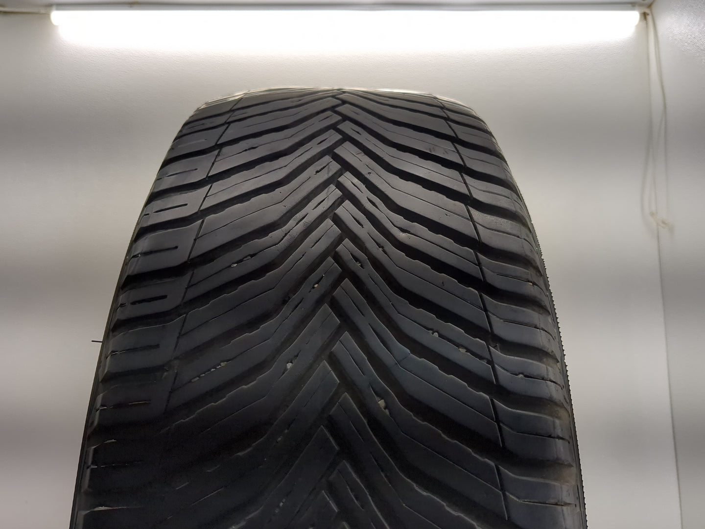 Used Tire 225/55R19 MICHELIN CROSSCLIMATE2 99V - Tread Depth 9/32 - Oemusedautoparts1.com