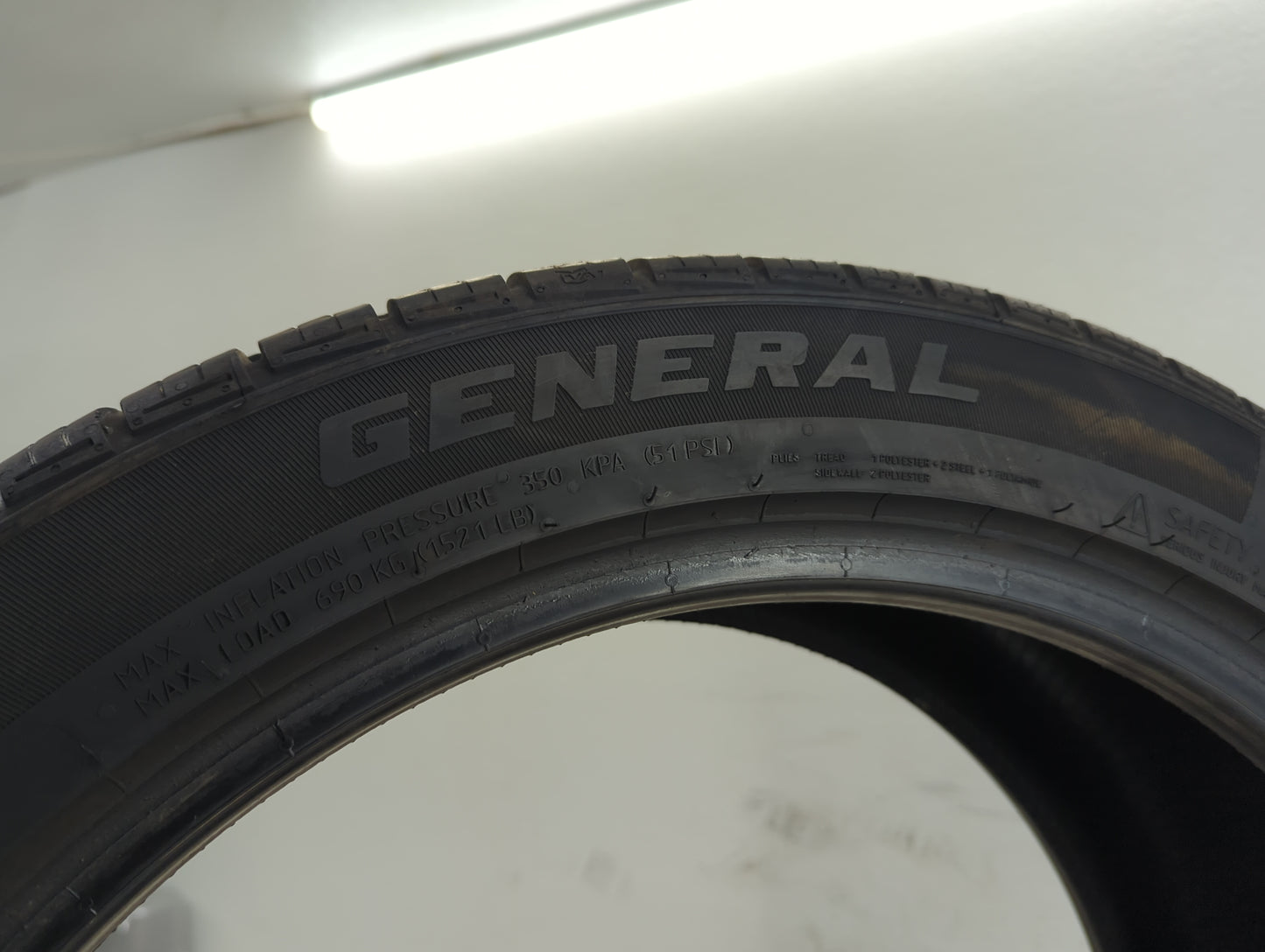 Used Tire 235/45R19 GENERAL ALTIMAX RT45 95H - Tread Depth 8/32 - Oemusedautoparts1.com