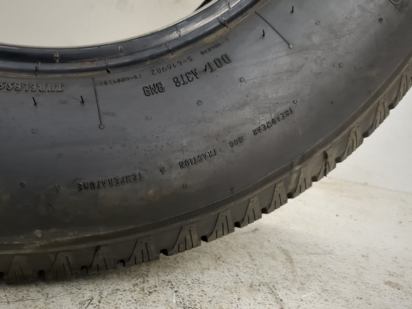 Used Tire P265/70R17 GENERAL AMERITRAC 113H - Tread Depth 15/32 - Oemusedautoparts1.com