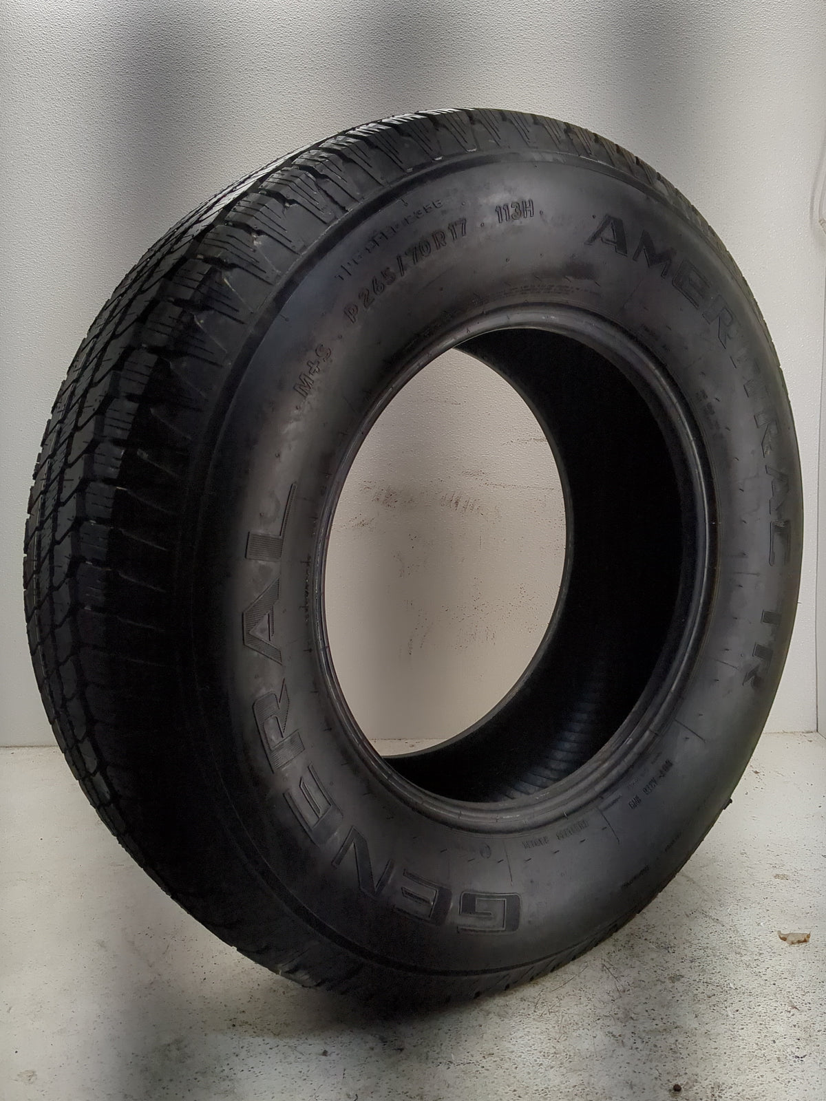 Used Tire P265/70R17 GENERAL AMERITRAC 113H - Tread Depth 15/32 - Oemusedautoparts1.com