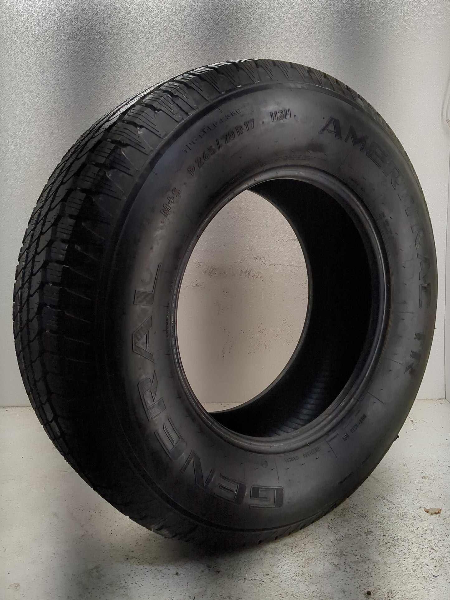 Used Tire P265/70R17 GENERAL AMERITRAC 113H - Tread Depth 15/32 - Oemusedautoparts1.com