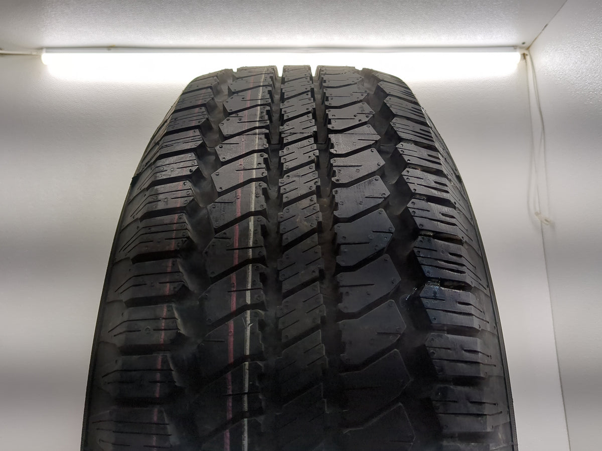 Used Tire P265/70R17 GENERAL AMERITRAC 113H - Tread Depth 15/32 - Oemusedautoparts1.com