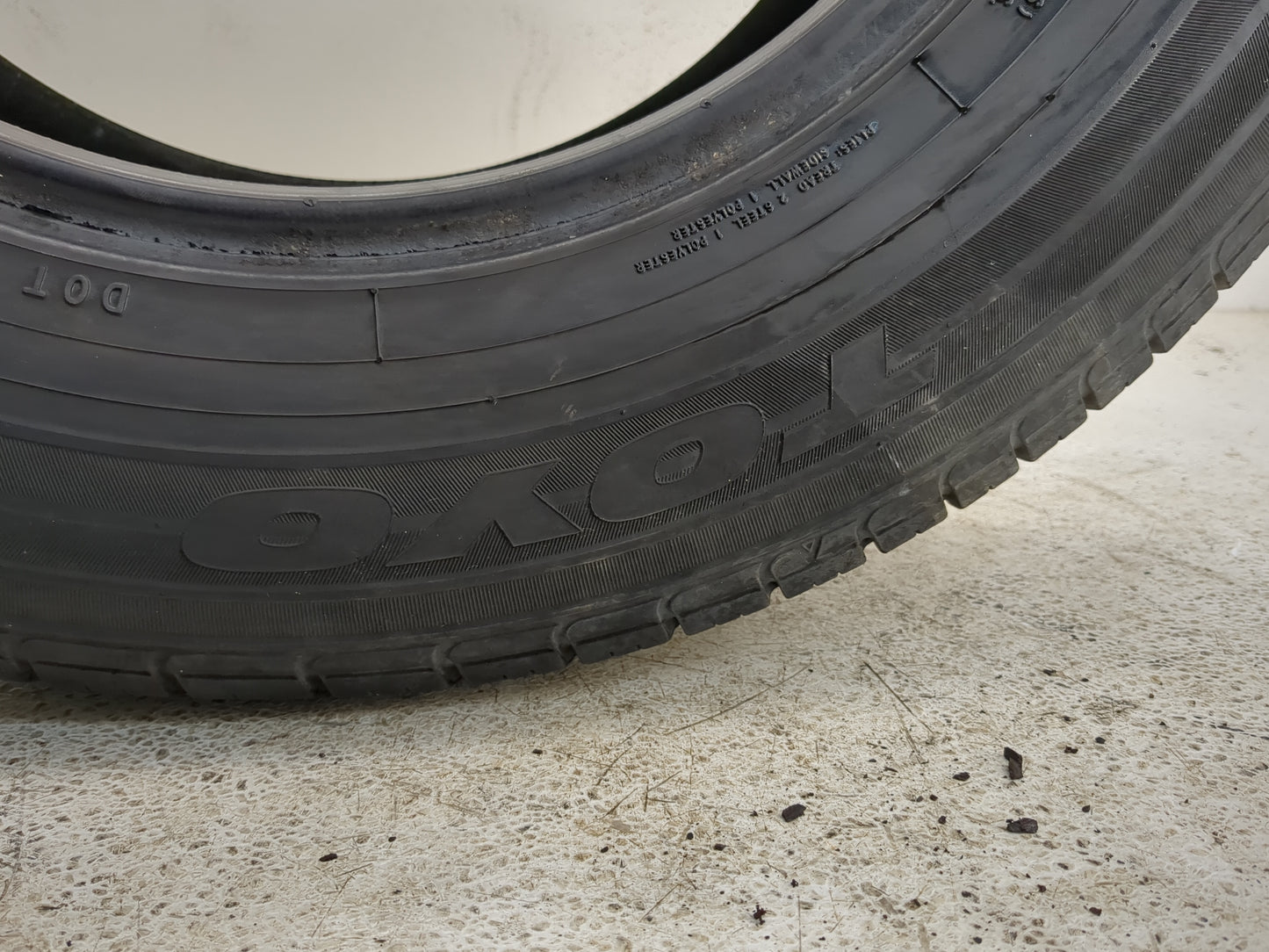 Used Tire P205/70R15 TOYO EXTENSA 95S - Tread Depth 9.5/32 - Oemusedautoparts1.com