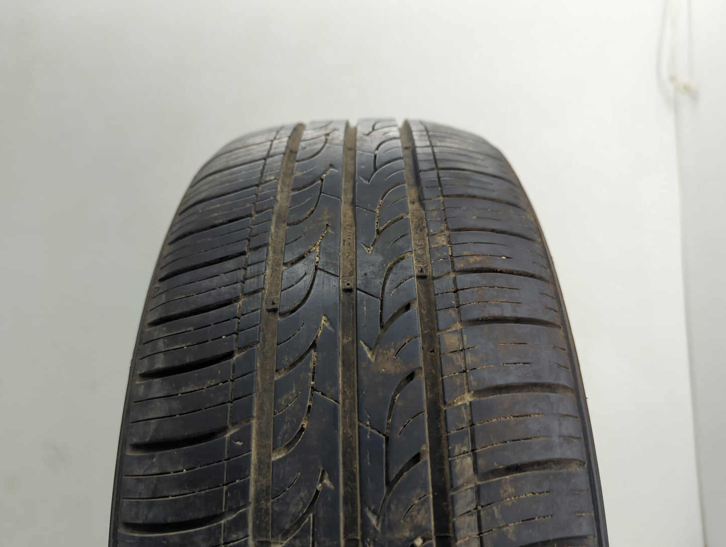Used Tire 195/50R16 KUMHO SOLUCE KH25 83H - Tread Depth 9.5/32 - Oemusedautoparts1.com
