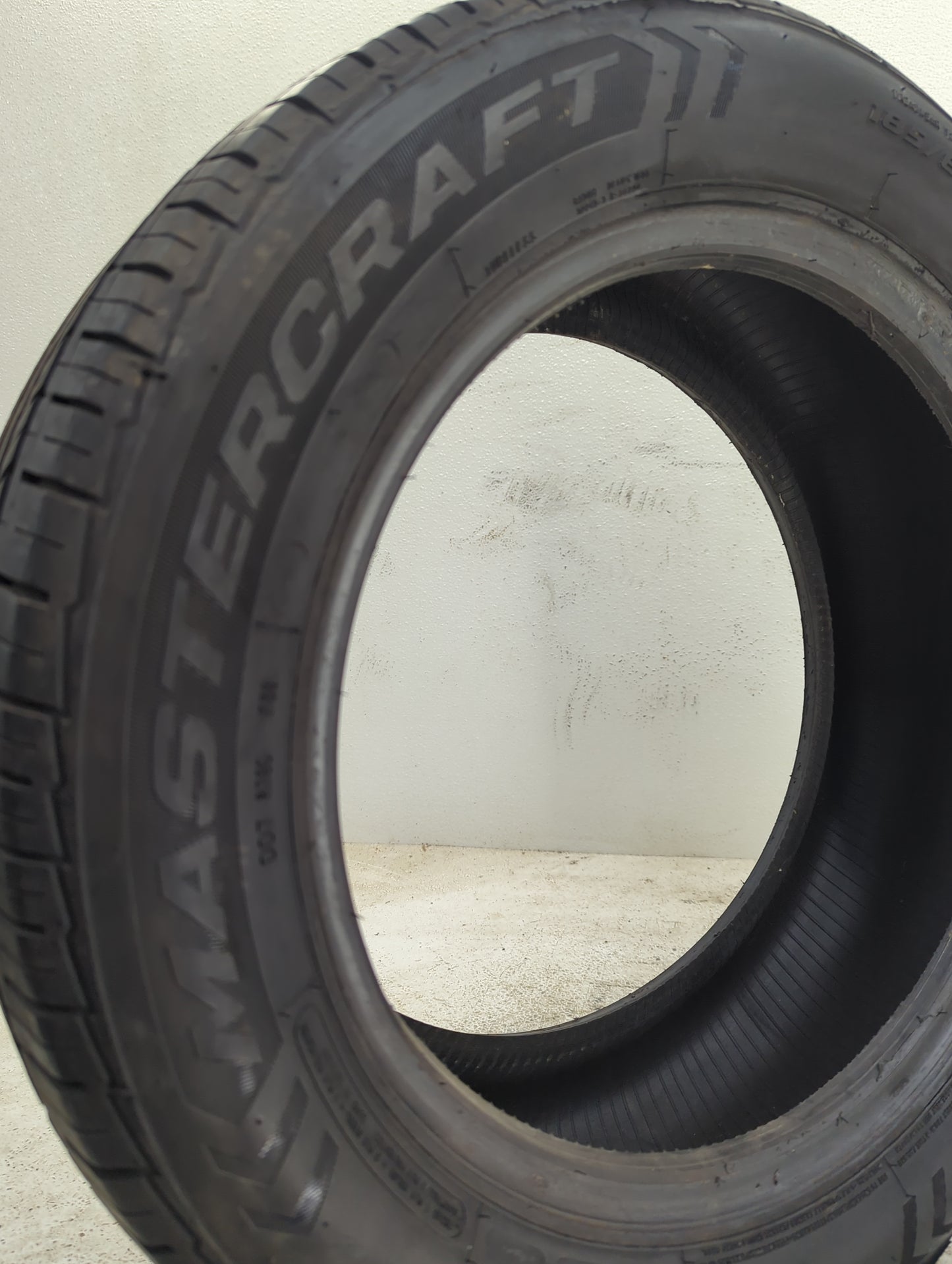 Used Tire 185/60R15 MASTERCRAFT STRATUS AS 84H - Tread Depth 9/32 - Oemusedautoparts1.com