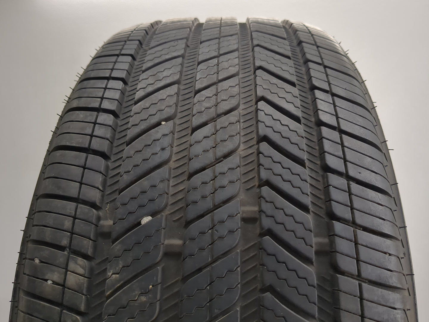 Used Tire 245/50R18 BRIDGESTONE TOURANZA QUIETTRACK 100V - Tread Depth 9.5/32 - Oemusedautoparts1.com
