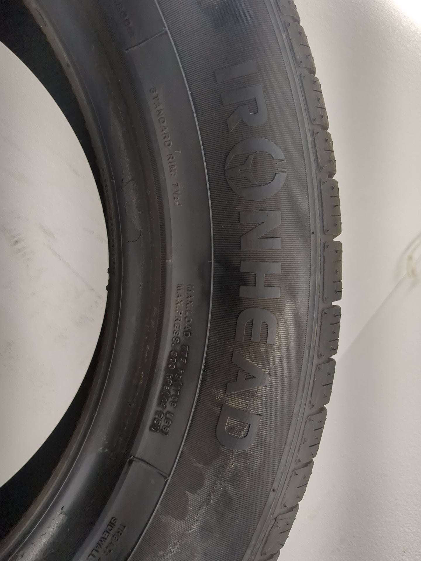 Used Tire 235/55R17 IRONHEAD REFLEX IHO1 99H - Tread Depth 10/32 - Oemusedautoparts1.com