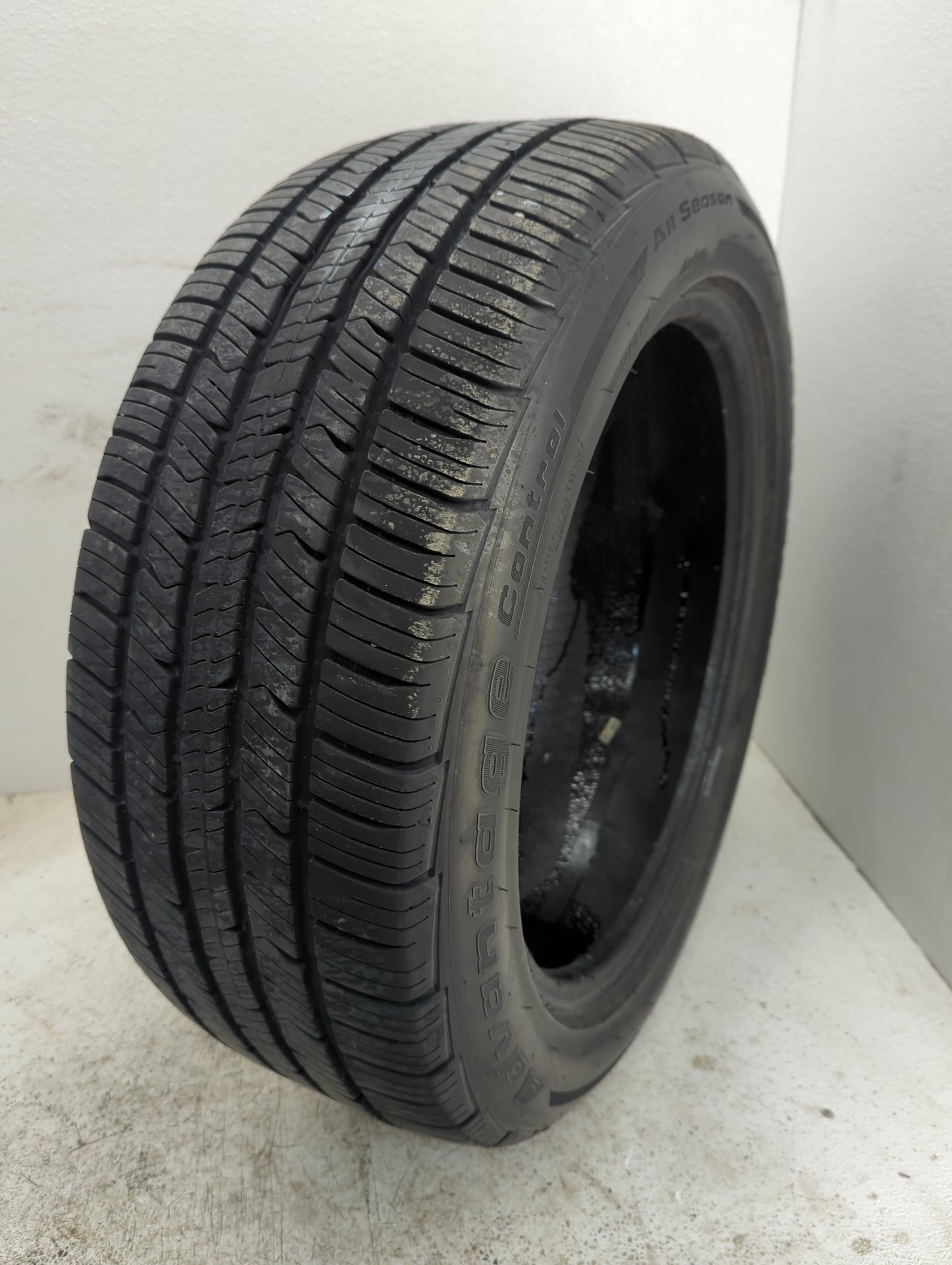Used Tire 225/50R17 BFGOODRICH ADVANTAGE CONTROL 94V - Tread Depth 9/32 - Oemusedautoparts1.com