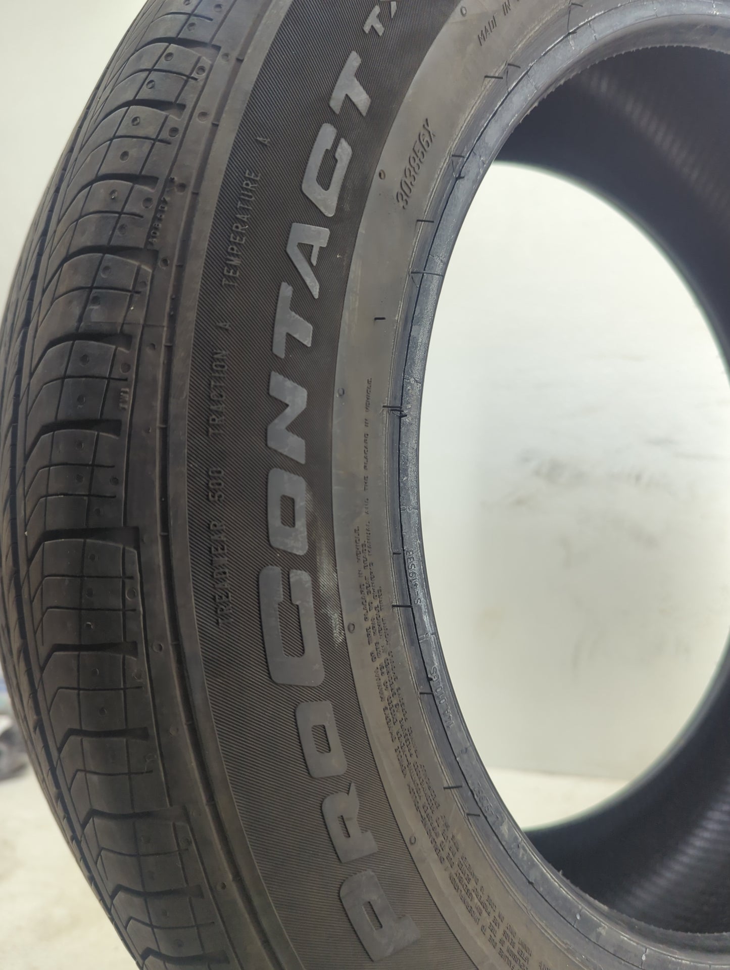 Used Tire 225/60R18 CONTINENTAL PROCONTRACT TX 100H - Tread Depth 7/32 - Oemusedautoparts1.com