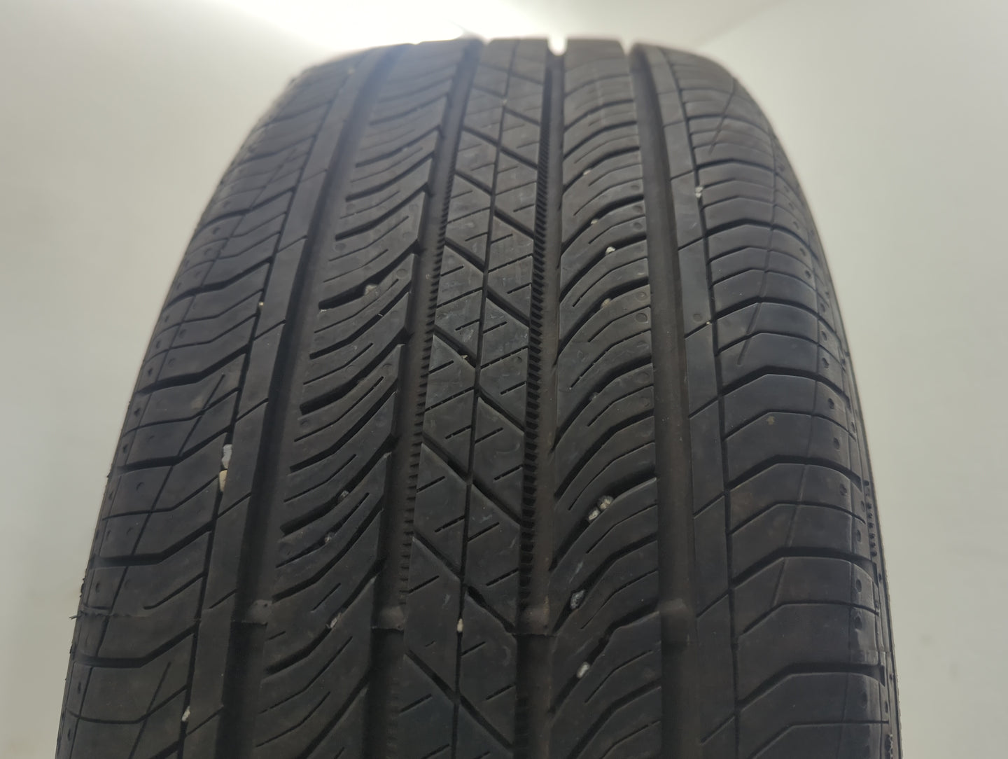 Used Tire 225/60R18 CONTINENTAL PROCONTRACT TX 100H - Tread Depth 7/32 - Oemusedautoparts1.com