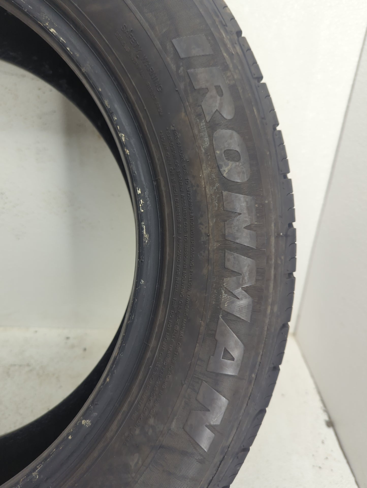 Used Tire 205/60R16 IRONMAN GR906 92H - Tread Depth 9/32 - Oemusedautoparts1.com
