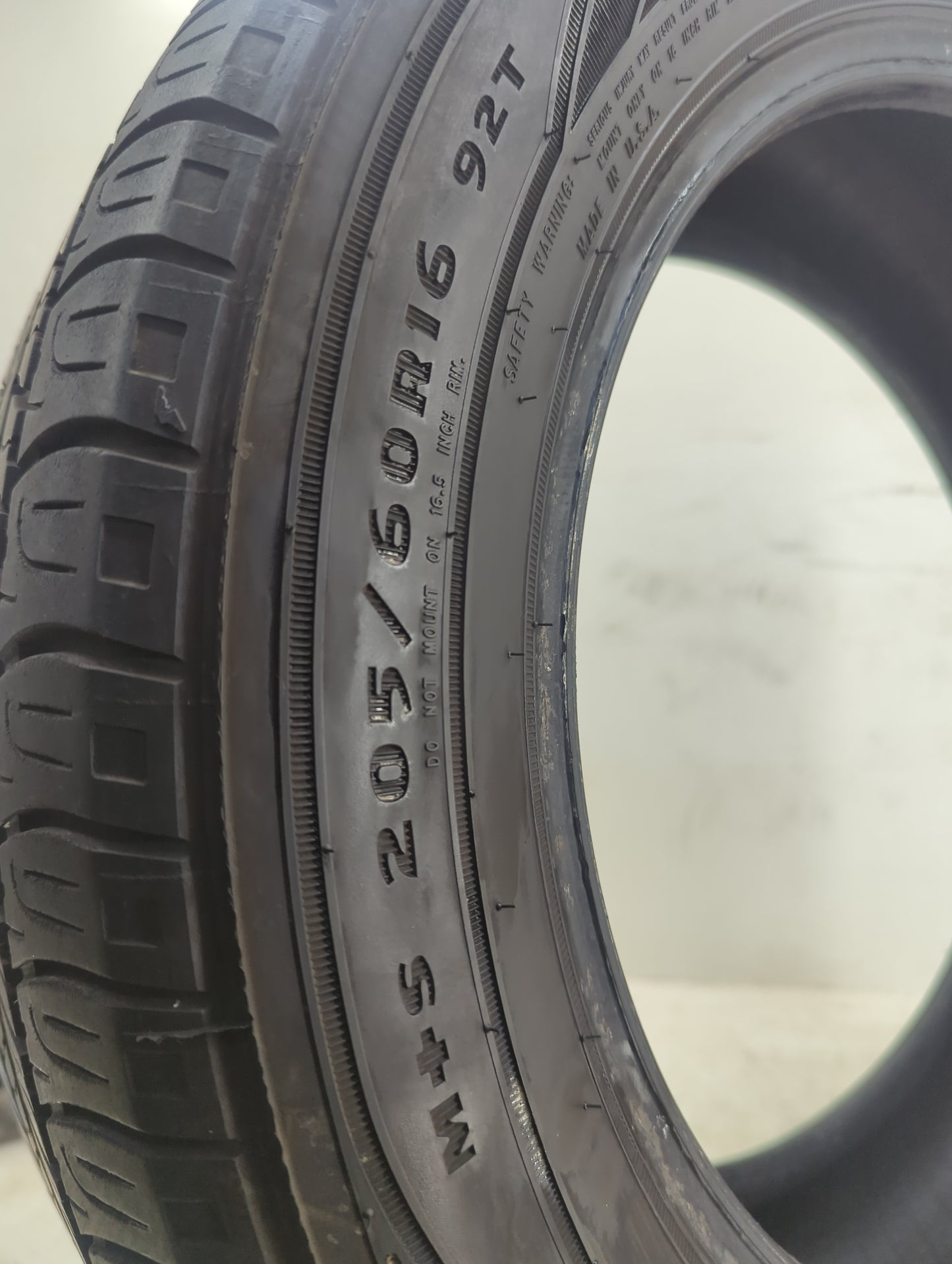 Used Tire 205/60R16 GOODYEAR ASSURANCE 92T - Tread Depth 6.5/32 - Oemusedautoparts1.com