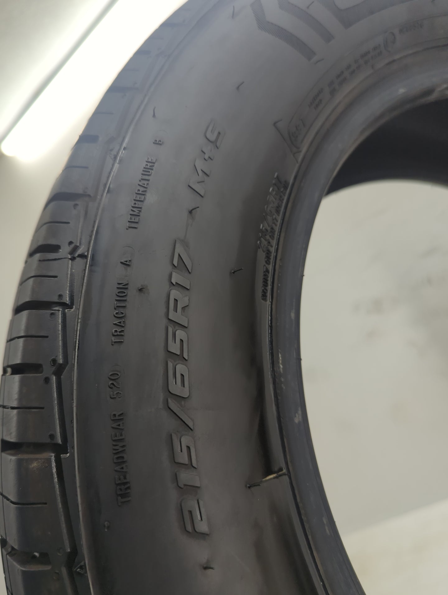 Used Tire 215/55R17 MASTERCRAFT STRATUS AS 99T - Tread Depth 9.5/32 - Oemusedautoparts1.com