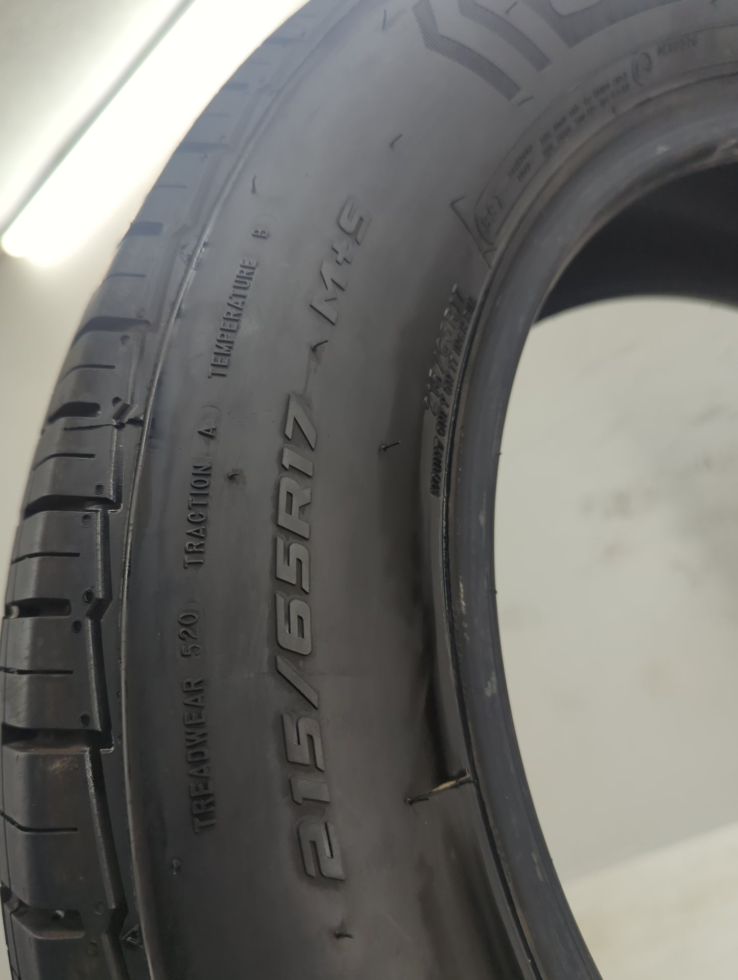 Used Tire 215/55R17 MASTERCRAFT STRATUS AS 99T - Tread Depth 9.5/32 - Oemusedautoparts1.com