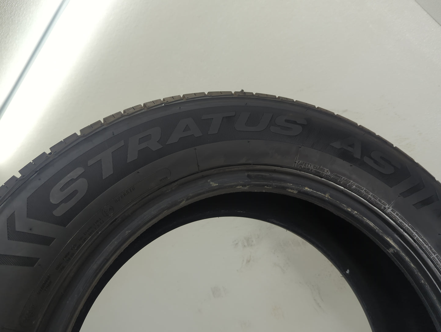 Used Tire 215/55R17 MASTERCRAFT STRATUS AS 99T - Tread Depth 9.5/32 - Oemusedautoparts1.com