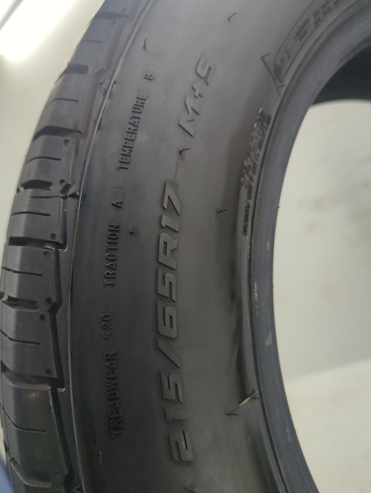 Used Tire 215/55R17 MASTERCRAFT STRATUS AS 99T - Tread Depth 9.5/32 - Oemusedautoparts1.com