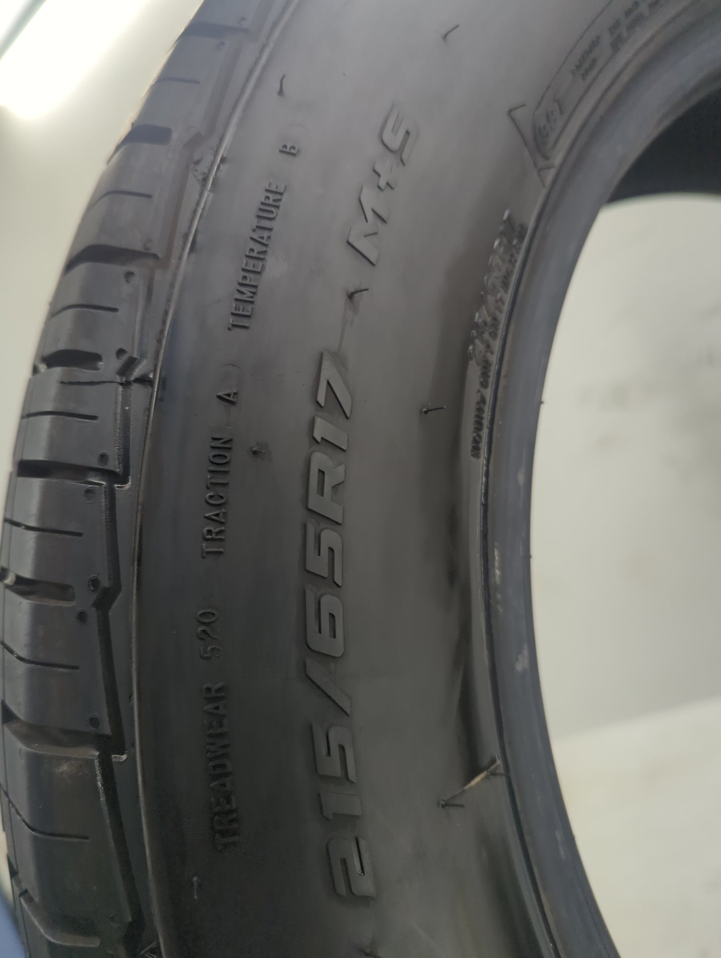 Used Tire 215/55R17 MASTERCRAFT STRATUS AS 99T - Tread Depth 9.5/32 - Oemusedautoparts1.com