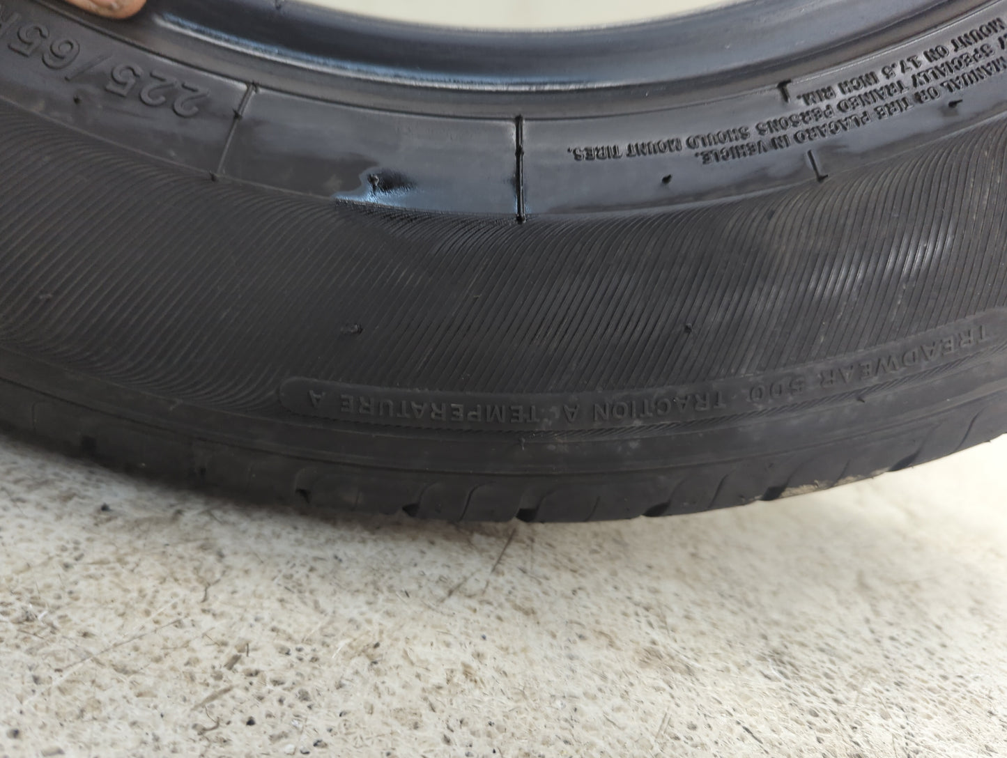Used Tire 225/55R17 VERCELLI 106V - Tread Depth 8.5/32 - Oemusedautoparts1.com