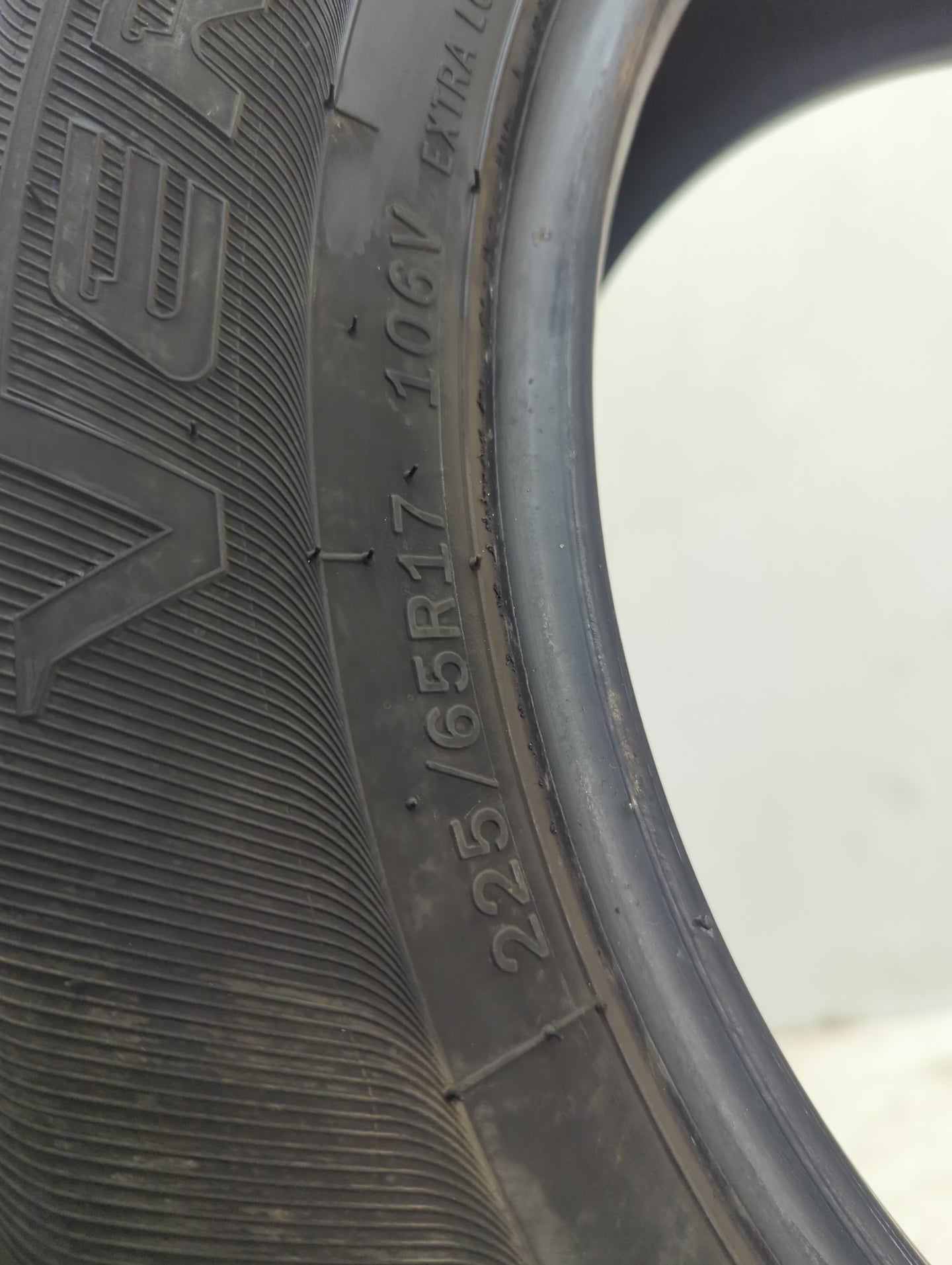 Used Tire 225/55R17 VERCELLI 106V - Tread Depth 8.5/32 - Oemusedautoparts1.com