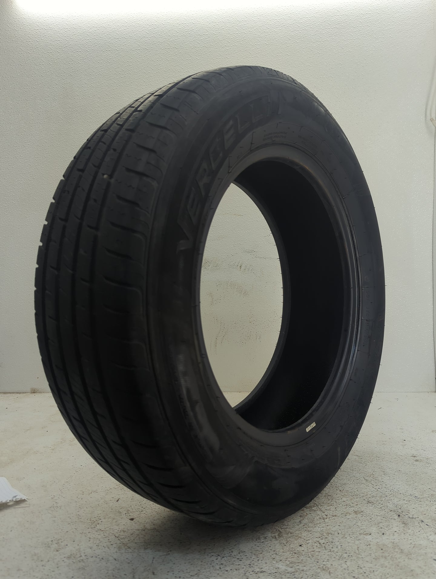 Used Tire 225/55R17 VERCELLI 106V - Tread Depth 8.5/32 - Oemusedautoparts1.com