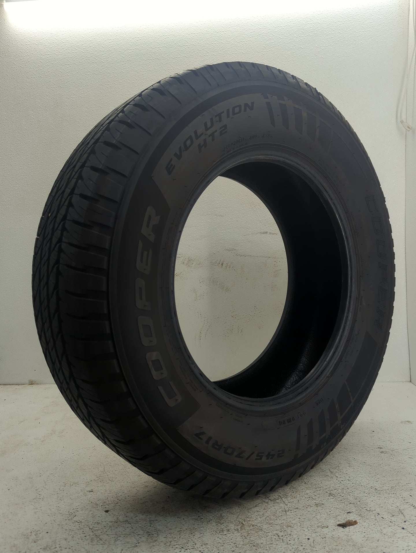 Used Tire 245/70R17 COOPER EVOLUTION HT2 110S - Tread Depth 12.5/32 - Oemusedautoparts1.com