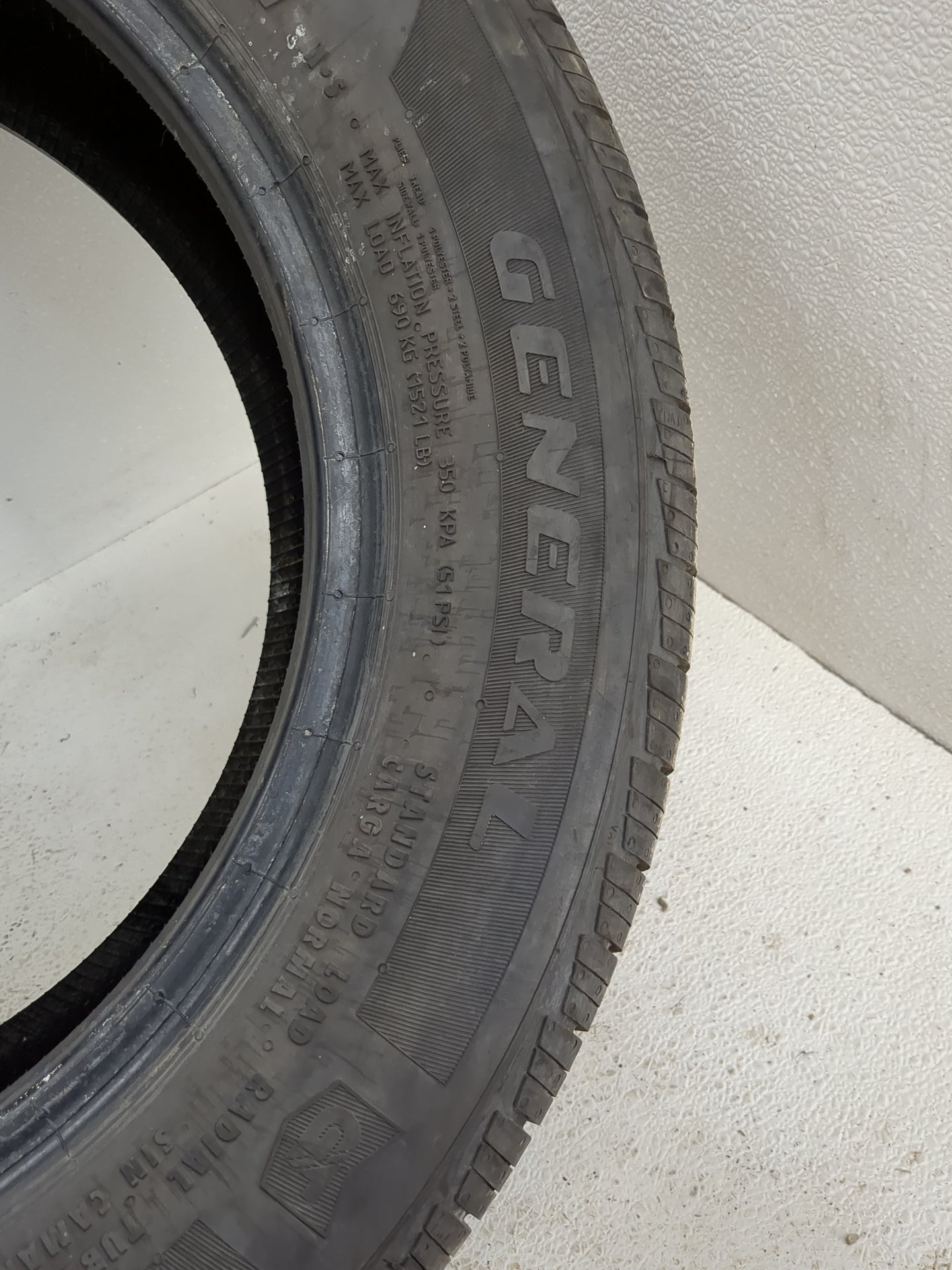Used Tire 215/60R16 GENERAL ALTIMAX RT43 95V - Tread Depth 10/32 - Oemusedautoparts1.com