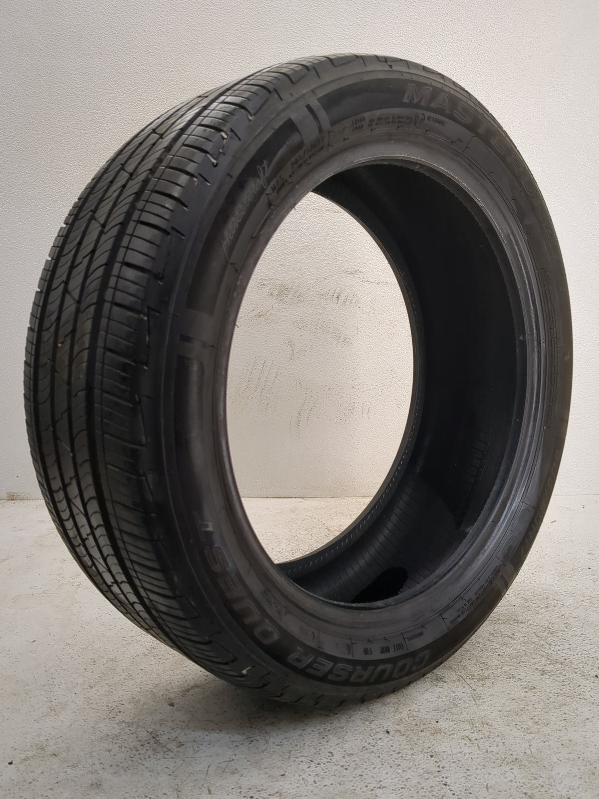 Used Tire 205/50R17 MASTERCRAFT COURER QUEST 93V - Tread Depth 8/32 - Oemusedautoparts1.com