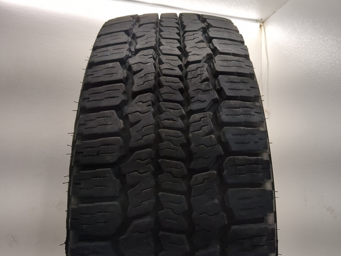 Used Tire LT265/70R17 ELDORADO SPORT FURY AT 45 121/118S - Tread Depth 15/32 - Oemusedautoparts1.com