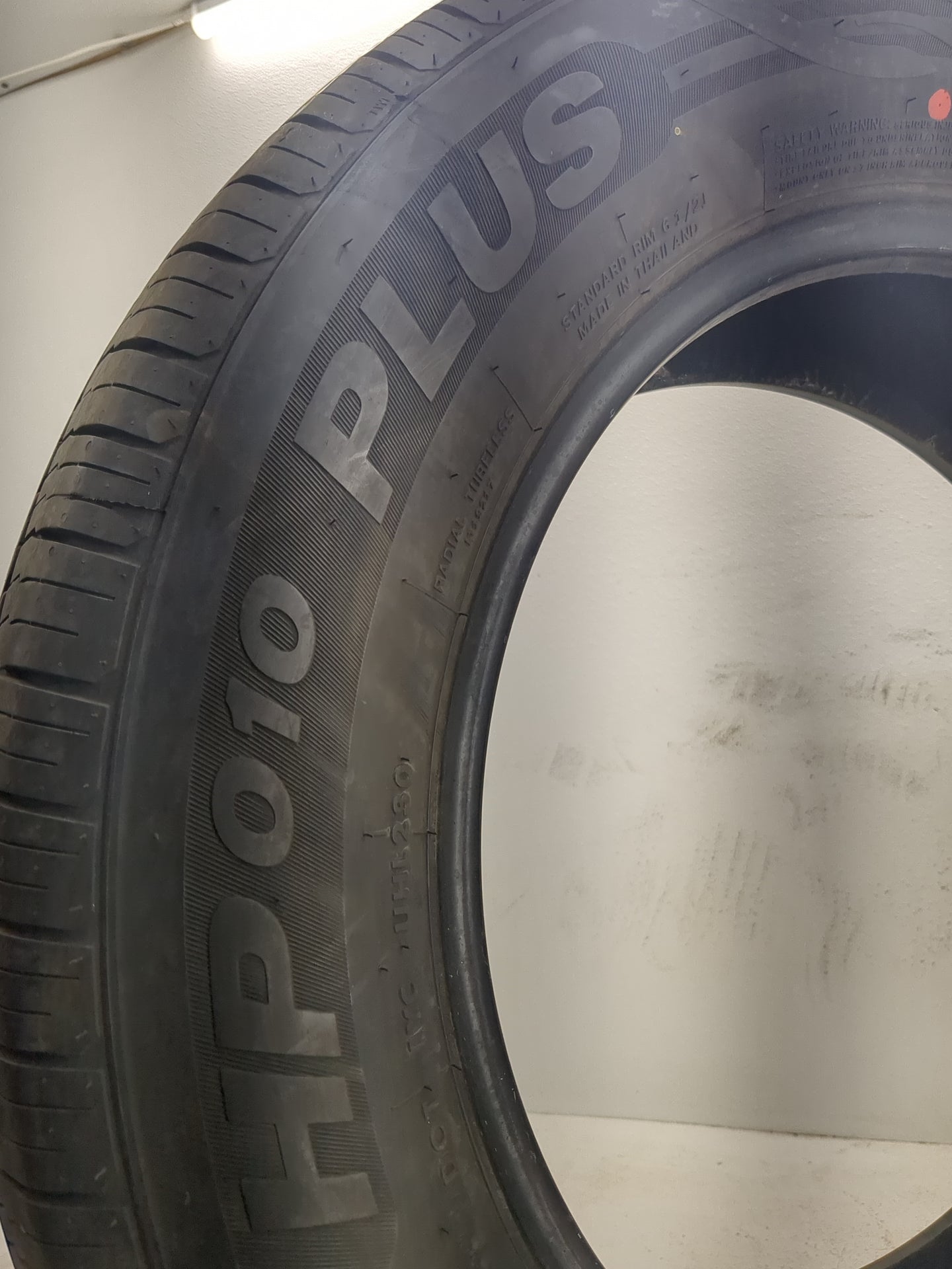 Used Tire 225/65R17 CROSSWIND HP010 PLUS 102H - Tread Depth 10/32 - Oemusedautoparts1.com