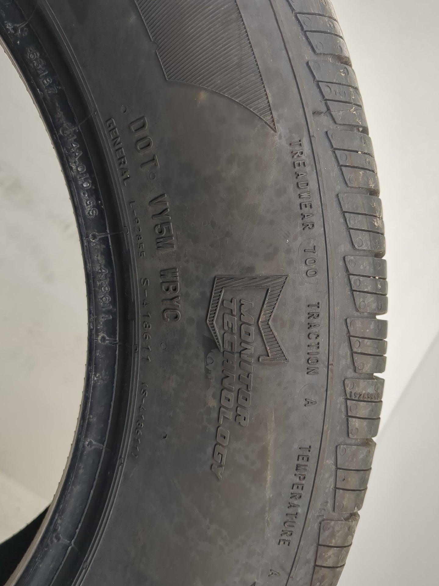 Used Tire 215/60R16 GENERAL ALTIMAX RT 43 95V - Tread Depth 9.5/32 - Oemusedautoparts1.com