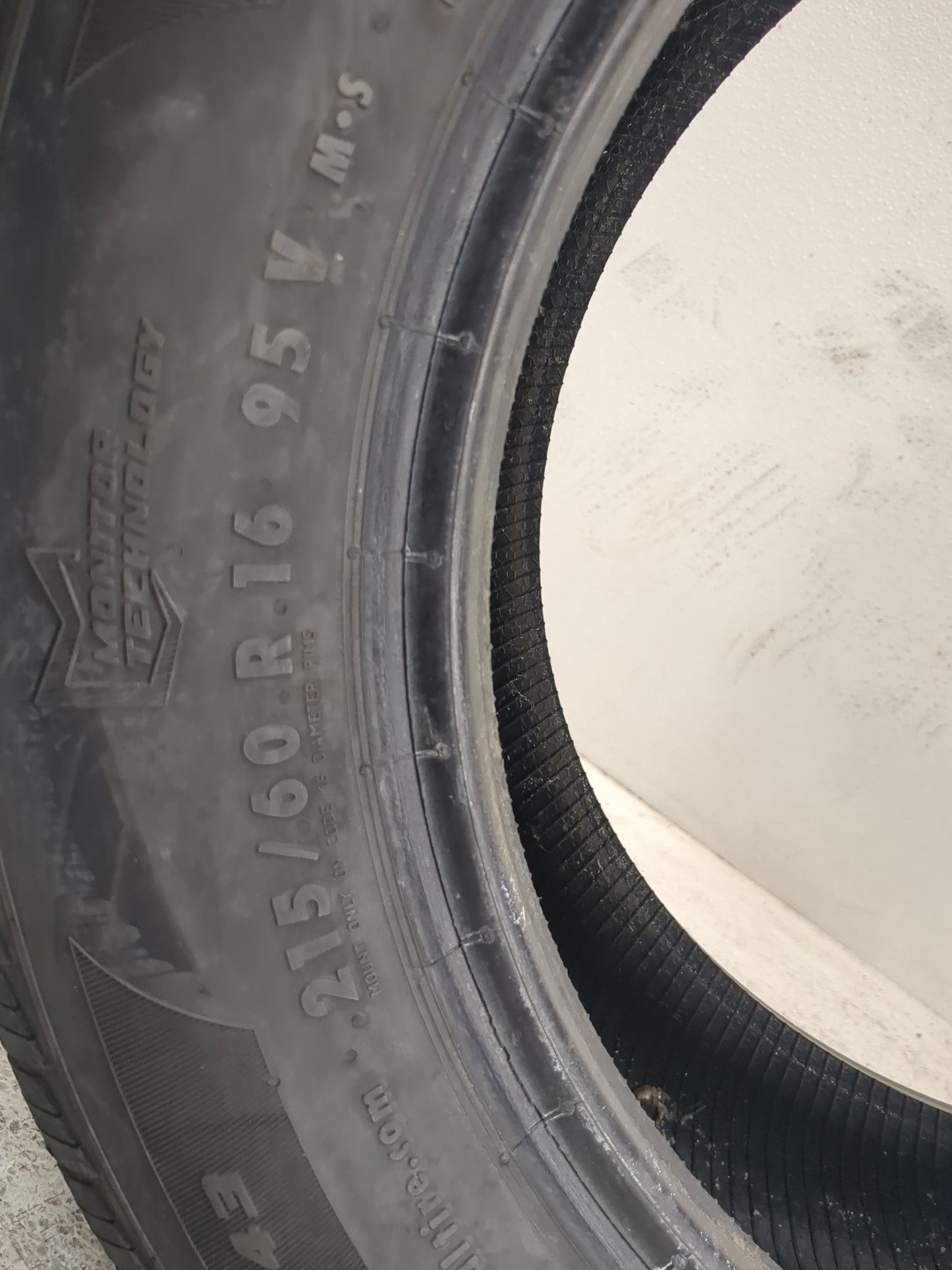 Used Tire 215/60R16 GENERAL ALTIMAX RT 43 95V - Tread Depth 9.5/32 - Oemusedautoparts1.com