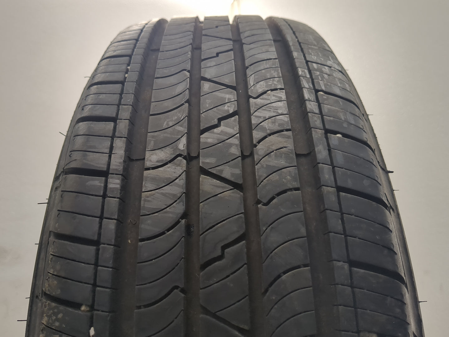 Used Tire 205/70R16 MASTERCRAFT QUEST PLUS 97H - Tread Depth 10/32 - Oemusedautoparts1.com