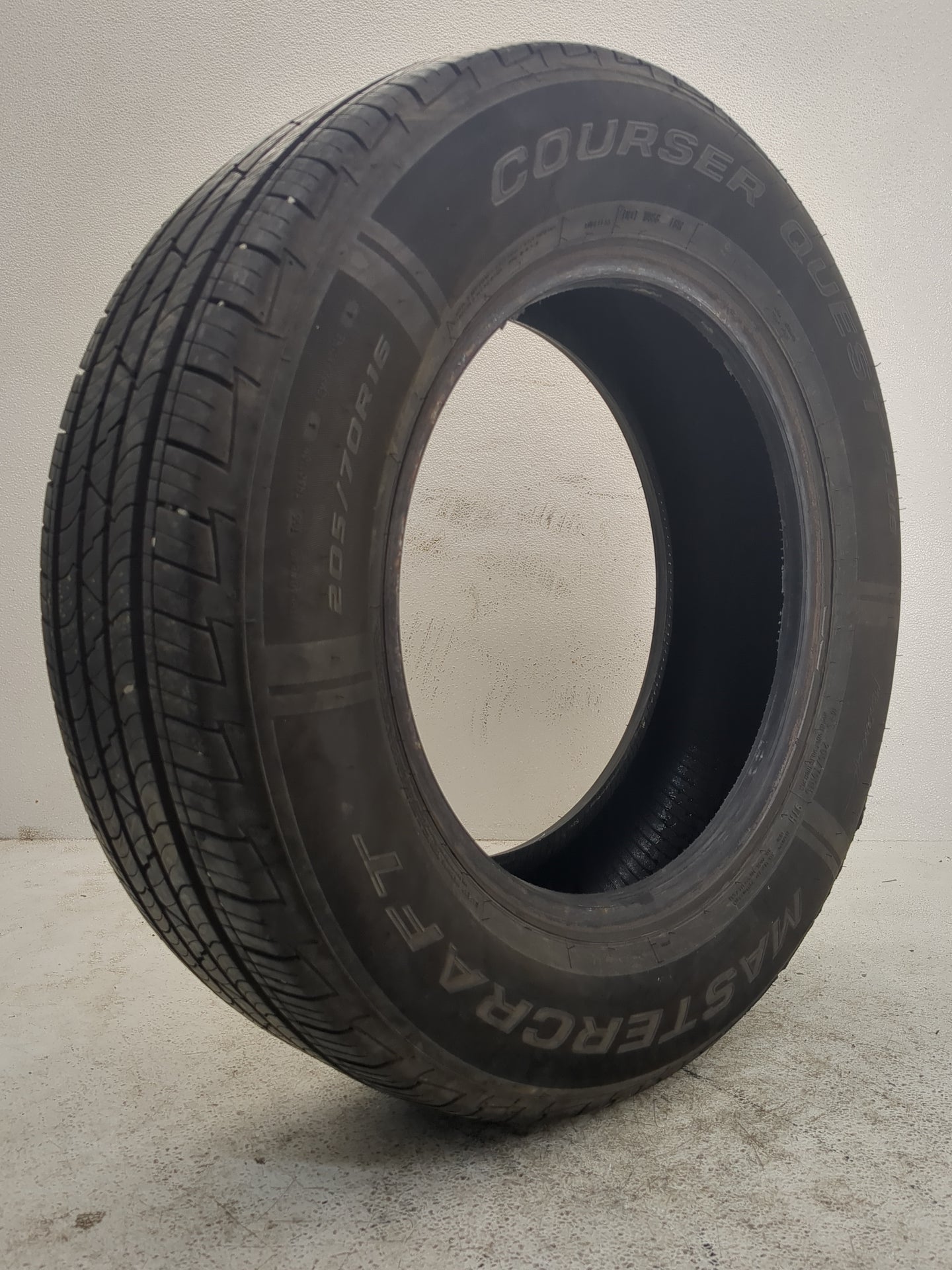 Used Tire 205/70R16 MASTERCRAFT QUEST PLUS 97H - Tread Depth 10/32 - Oemusedautoparts1.com