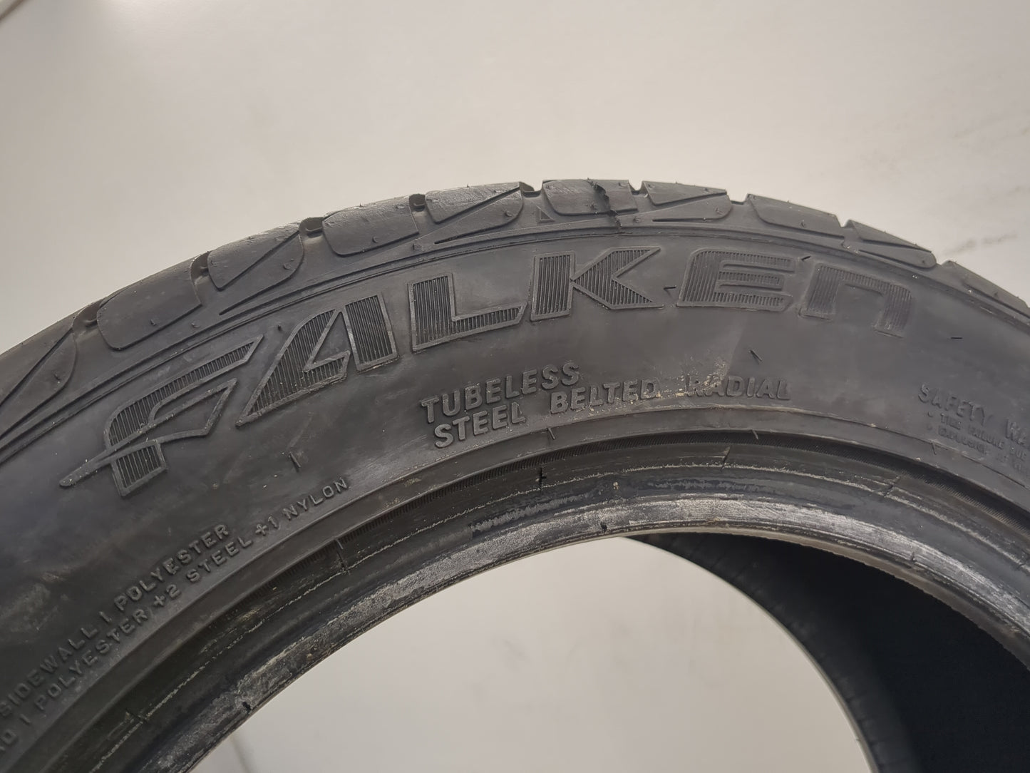Used Tire 195/55R15 FALKEN ZIEX ZE512 85V - Tread Depth 10/32 - Oemusedautoparts1.com