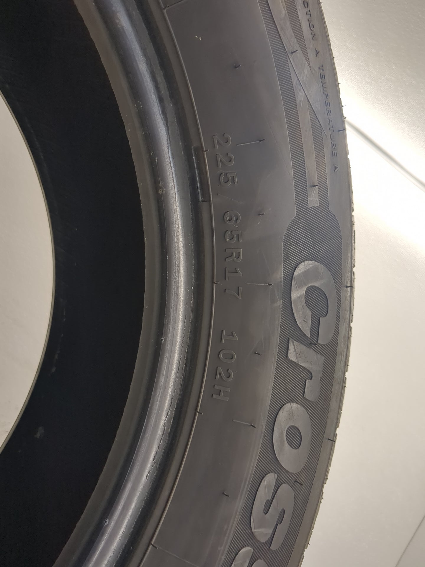 Used Tire 225/65R17 CROSSWIND HP010 PLUS 102H - Tread Depth 9.5/32 - Oemusedautoparts1.com