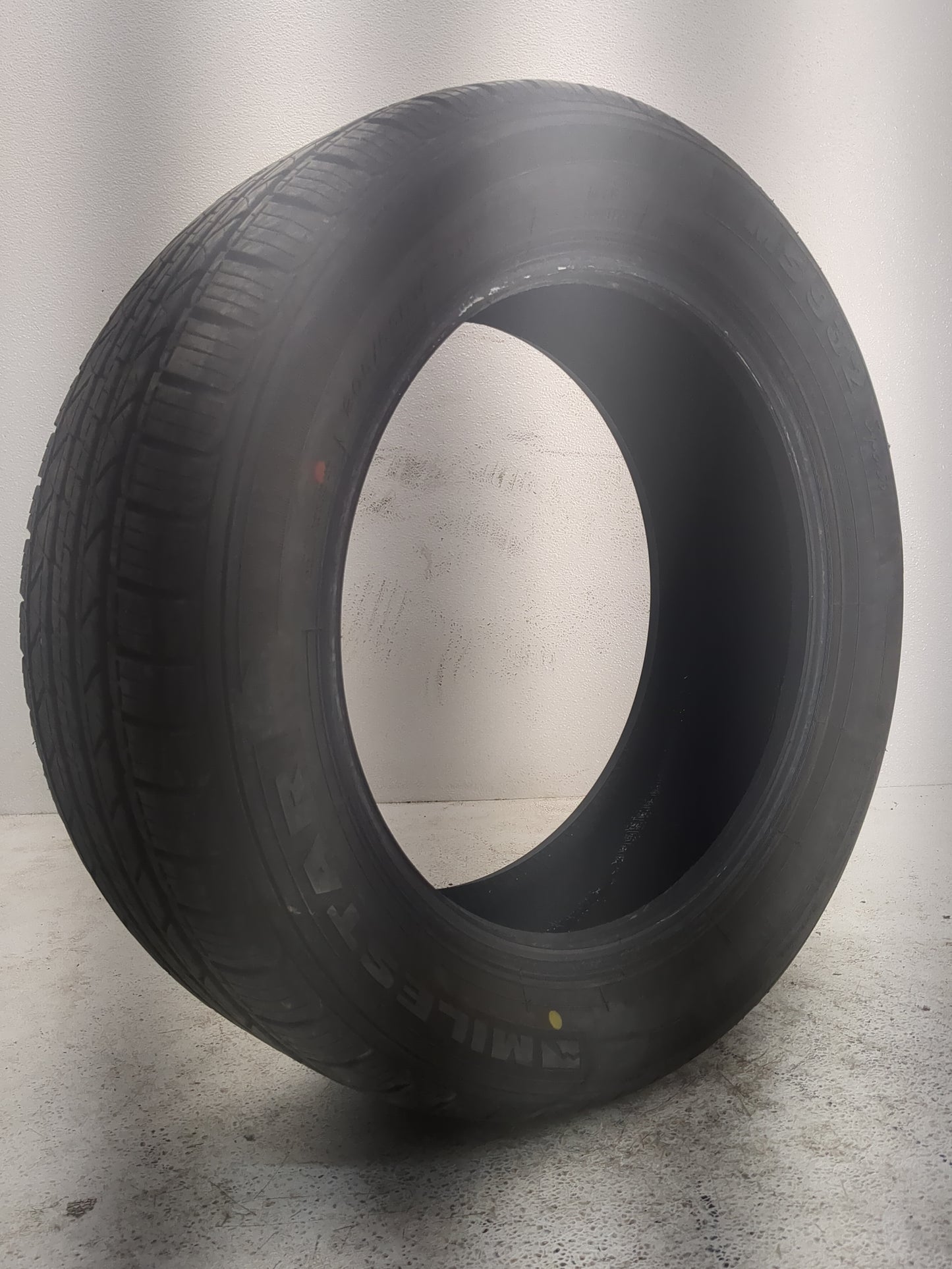 Used Tire 205/55R16 MILESTAR MS932 91V - Tread Depth 9.5/32 - Oemusedautoparts1.com