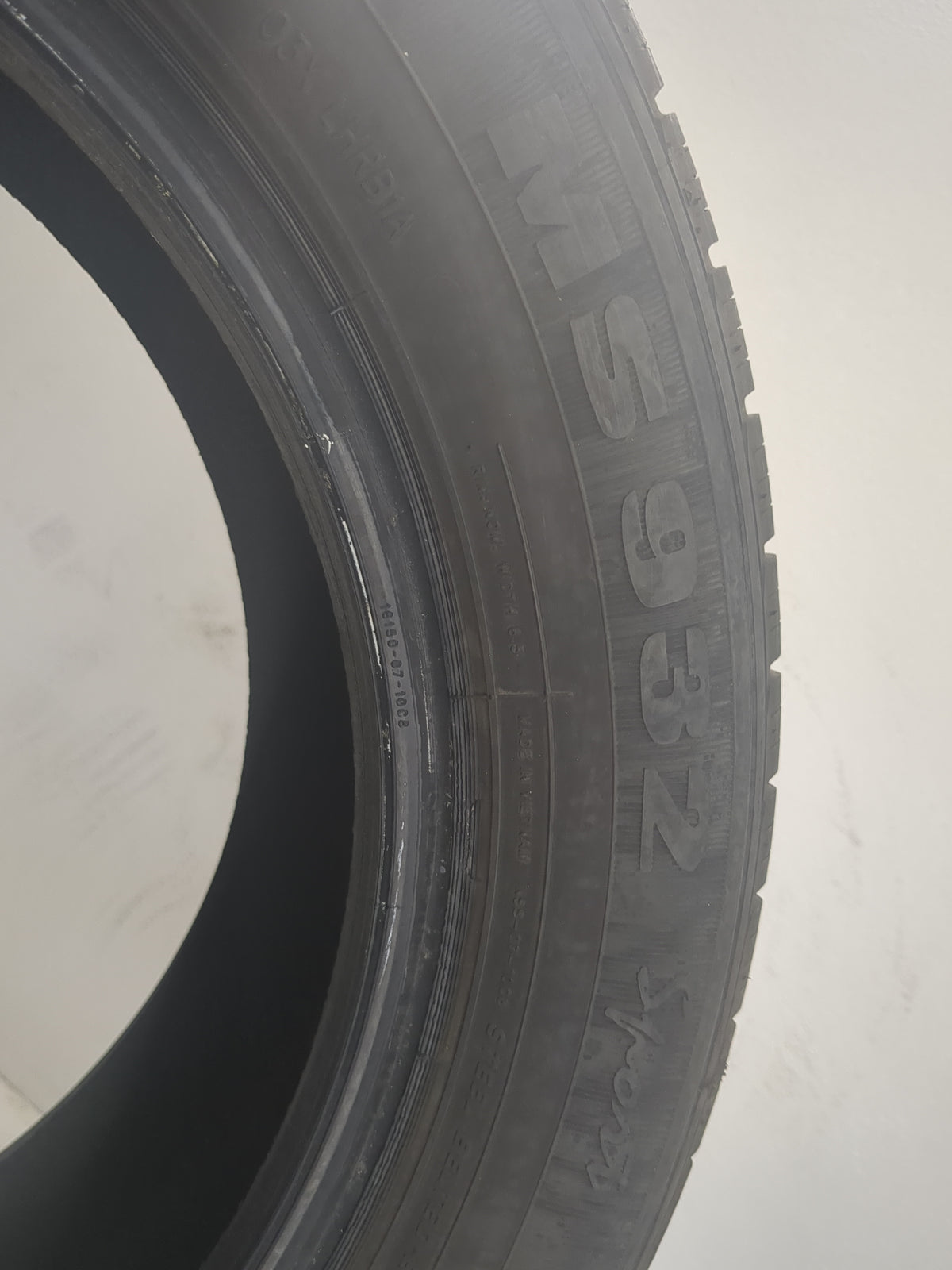Used Tire 205/55R16 MILESTAR MS932 91V - Tread Depth 9.5/32 - Oemusedautoparts1.com