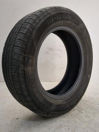 compare product Used Tire 205/65R16 GOODYEAR RELIANT ALL SEASON 95H - Tread Depth 7/32