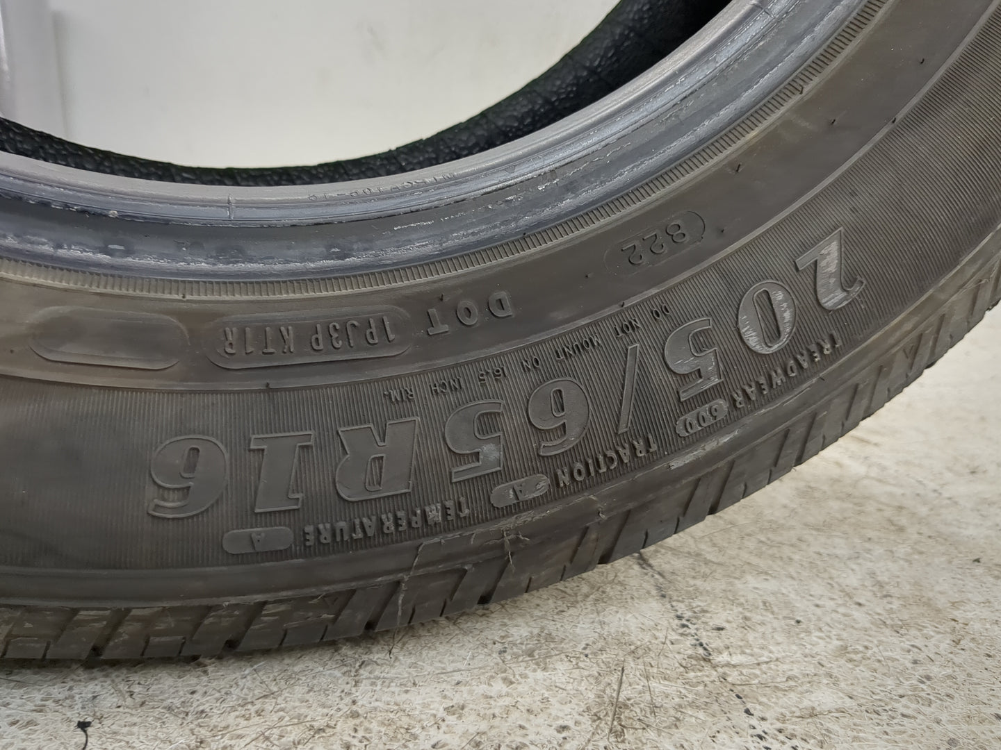 Used Tire 205/65R16 GOODYEAR RELIANT ALL SEASON 95H - Tread Depth 7/32 - Oemusedautoparts1.com